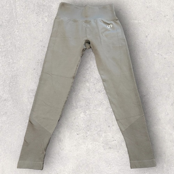 CNC Ash Seamless Contour Leggings - Brand New - Picture 4 of 6